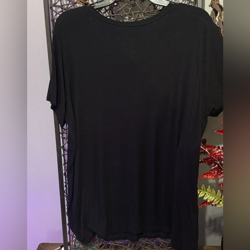 Torrid Super Soft Sequin Graphic Tee – Size 2 (2X) - Picture 4 of 6